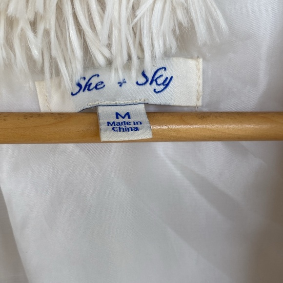 She + Sky SL1527R3 Cream Lightweight Faux Fur Jacket - Picture 4 of 8